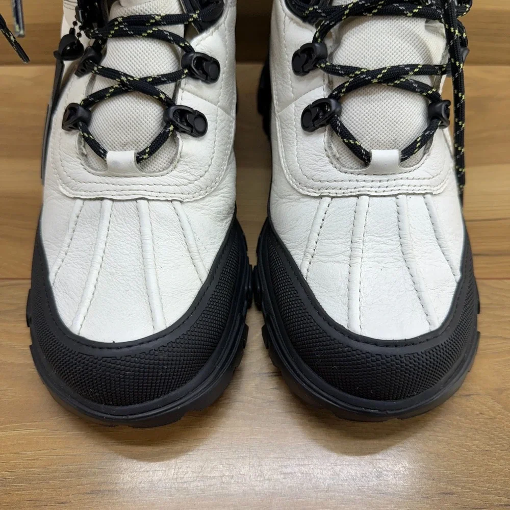 UGG Adirondack Meridian Gore Tex Snow Boots Womens 8 White Black Vibram Extreme
